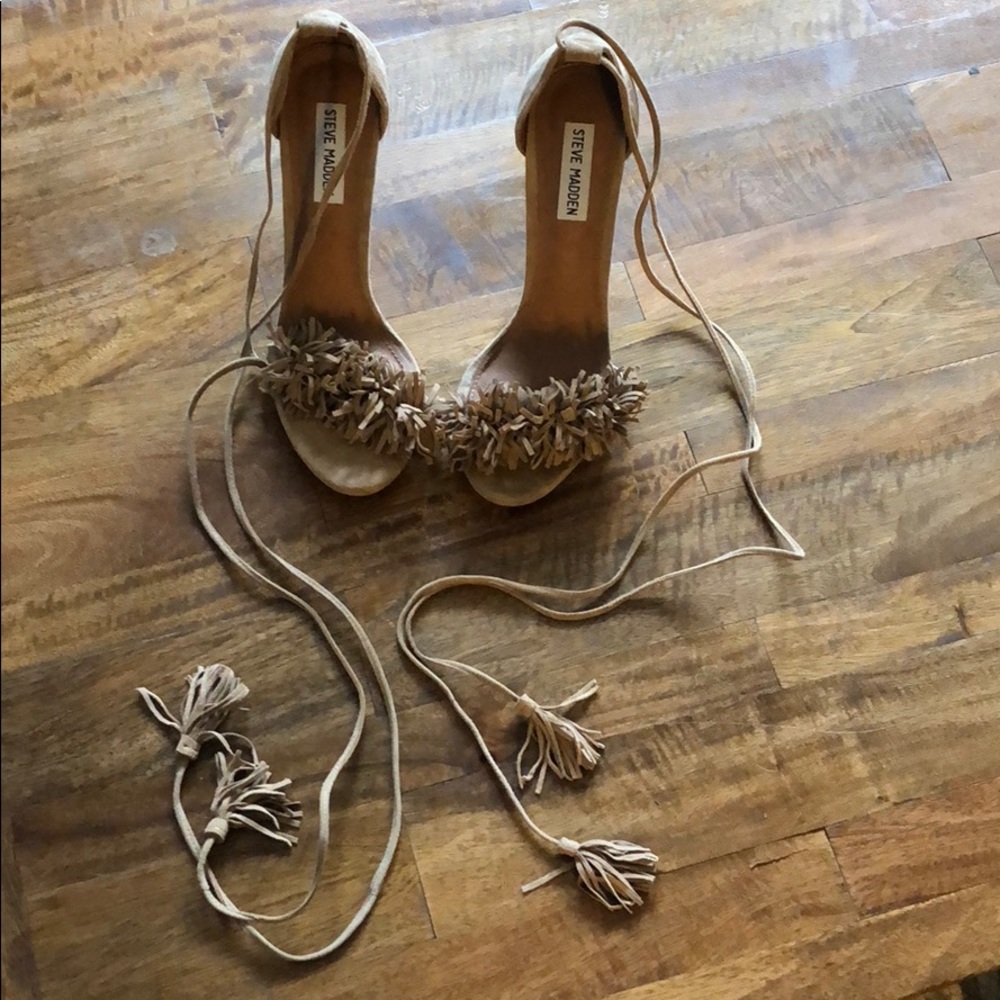 Steve Madden Tan Suede Tassel Heels size 8.5